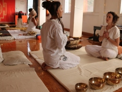 students_teaching_tibetan_soundhealing_training